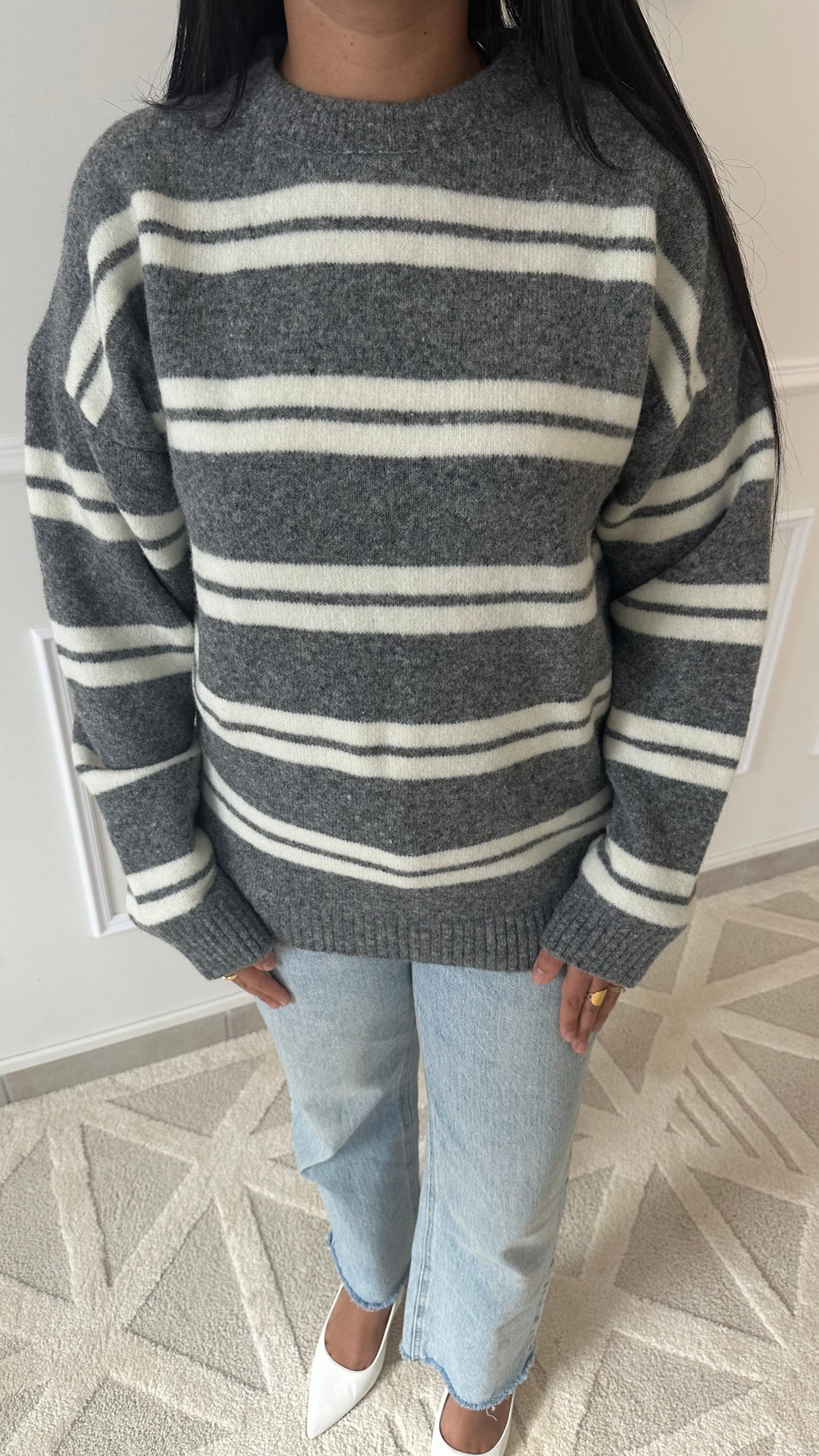 Pull rayé gris et blanc