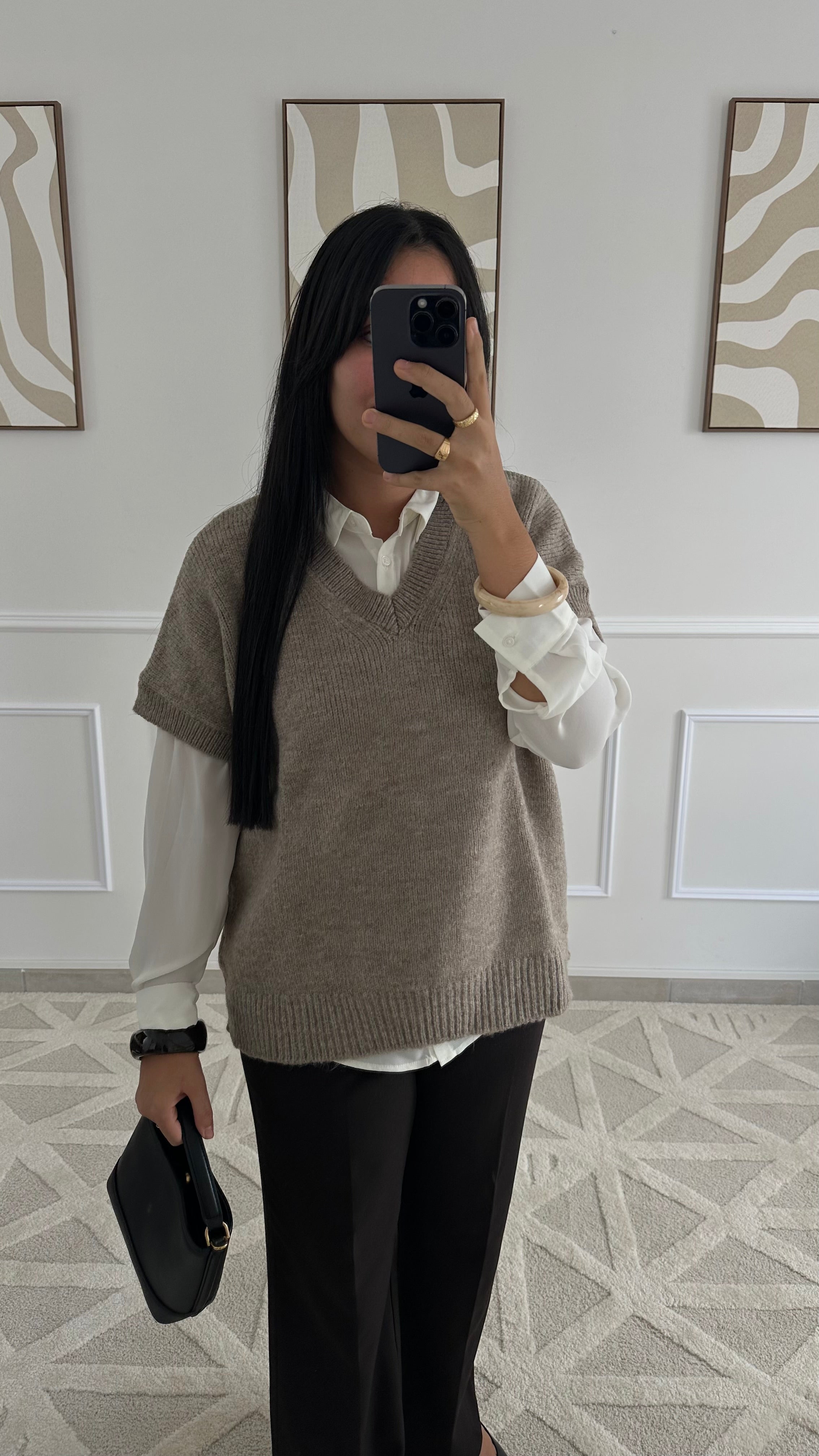 Pull col v sans manches