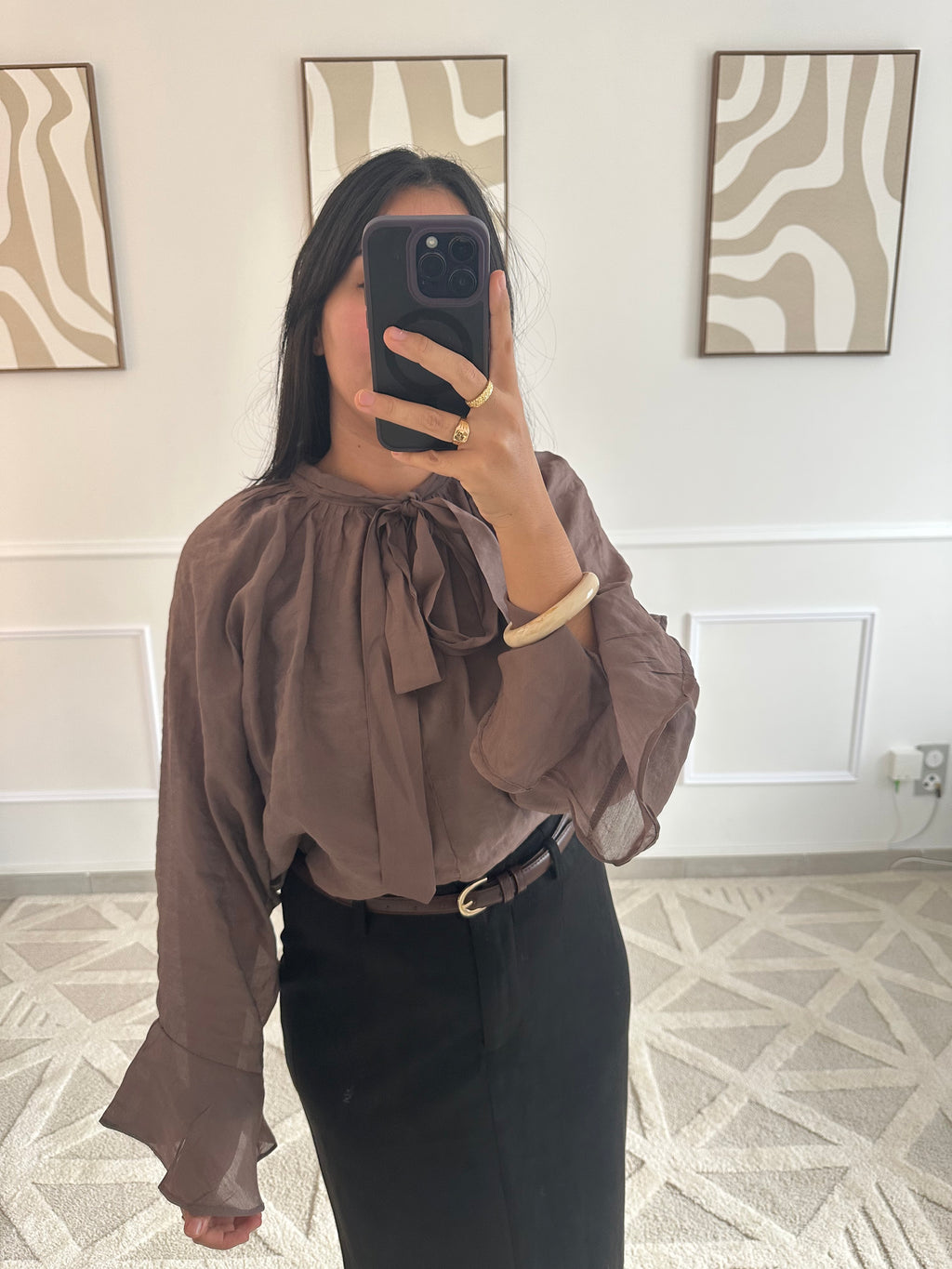 Blouse marron à manches bouffantes