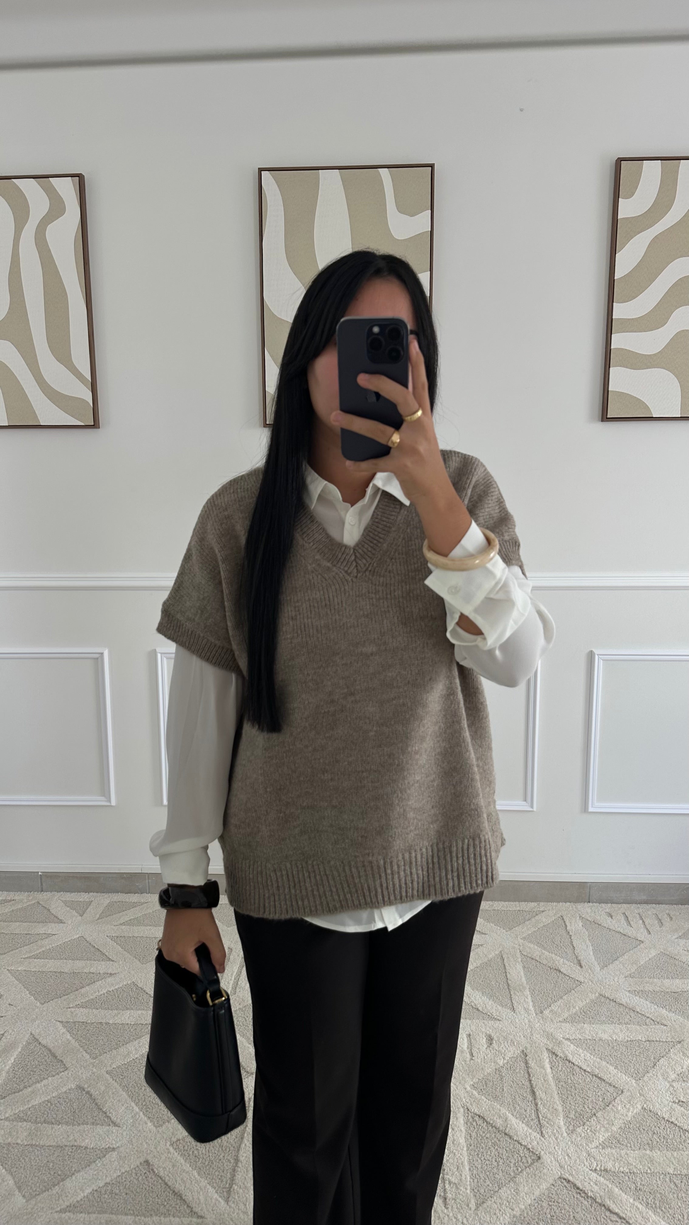 Pull col v sans manches