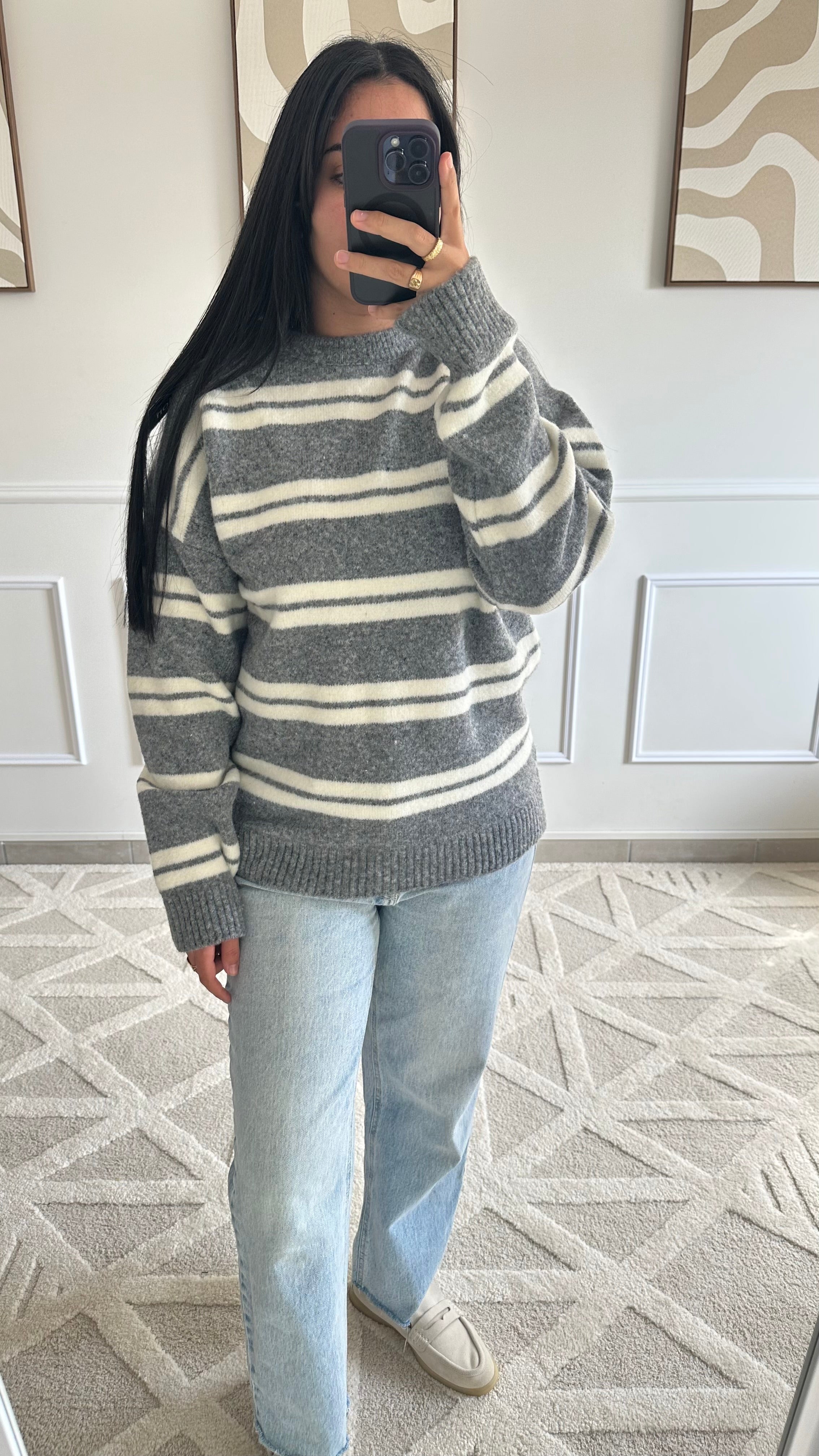 Pull rayé gris et blanc