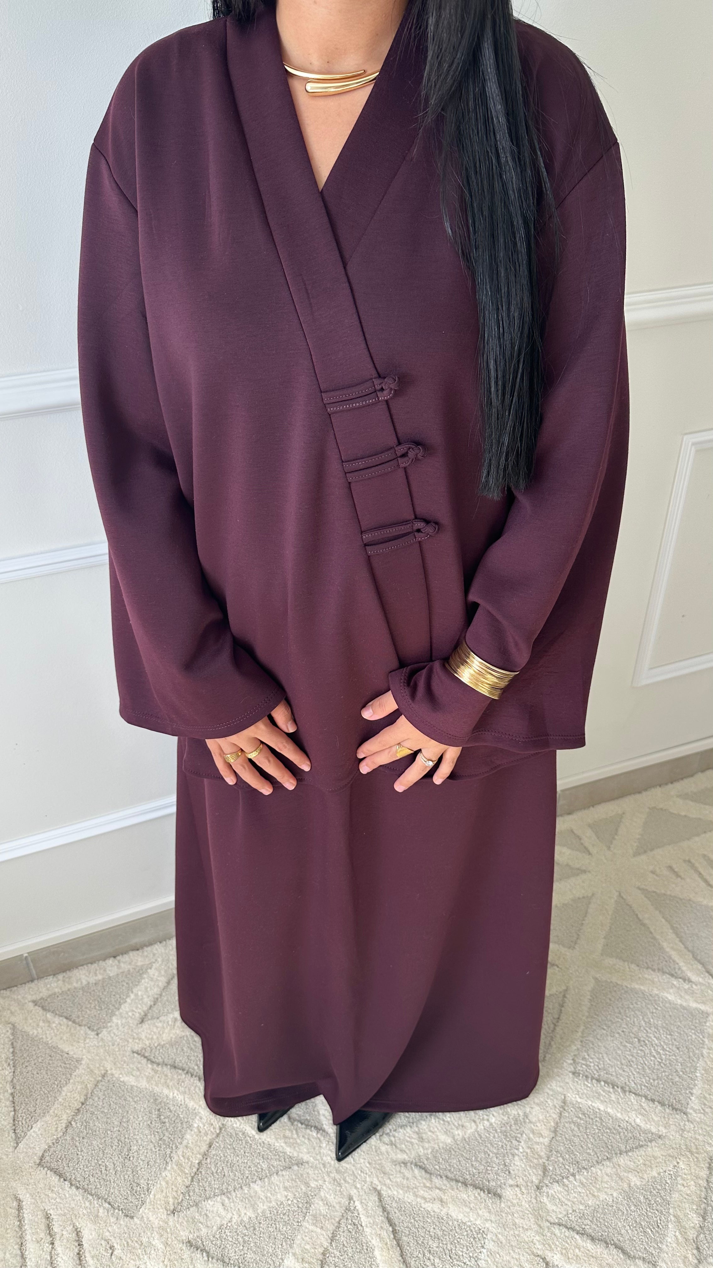 Ensemble modest burgundy