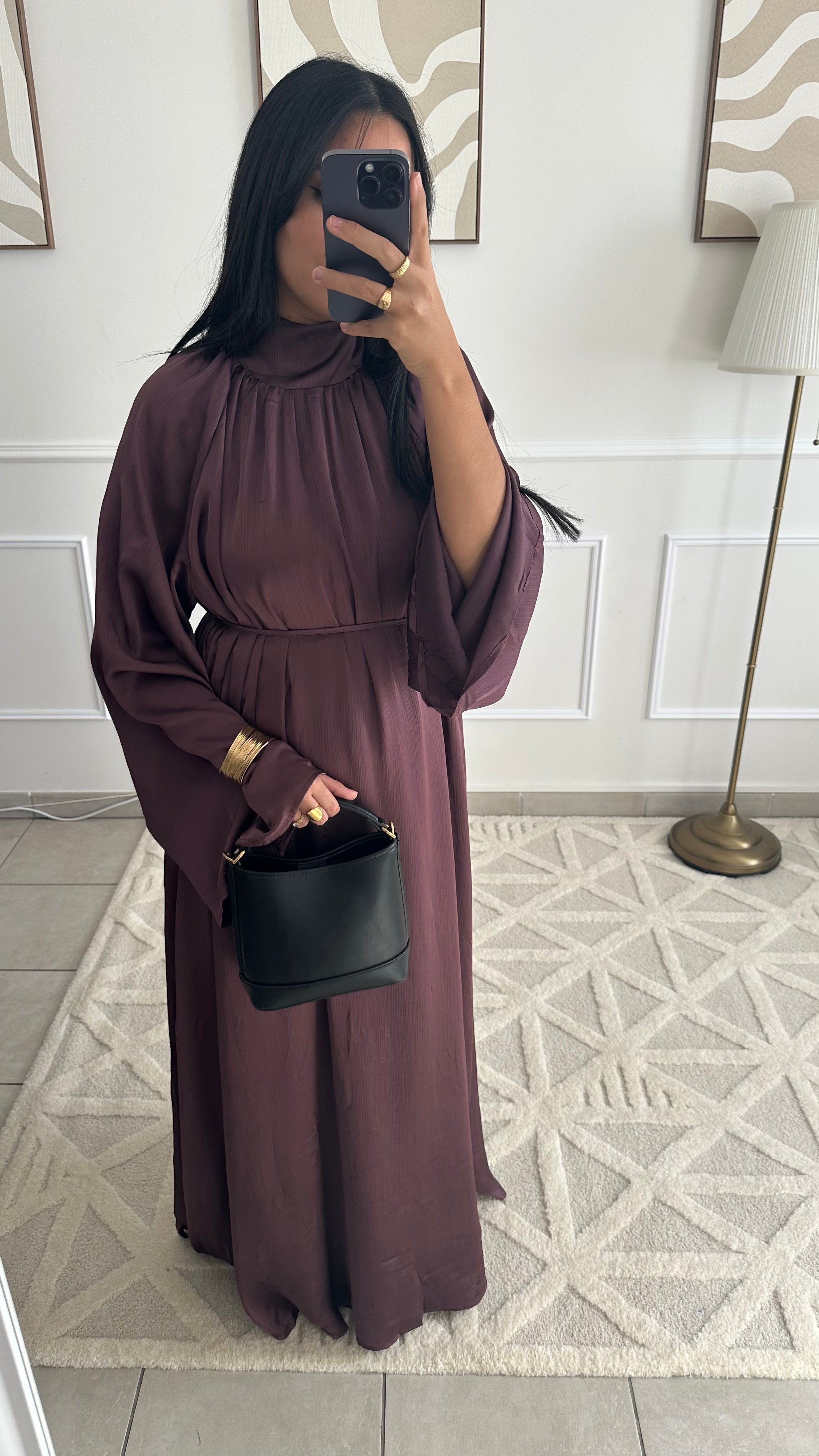 Robe longue satinée prune