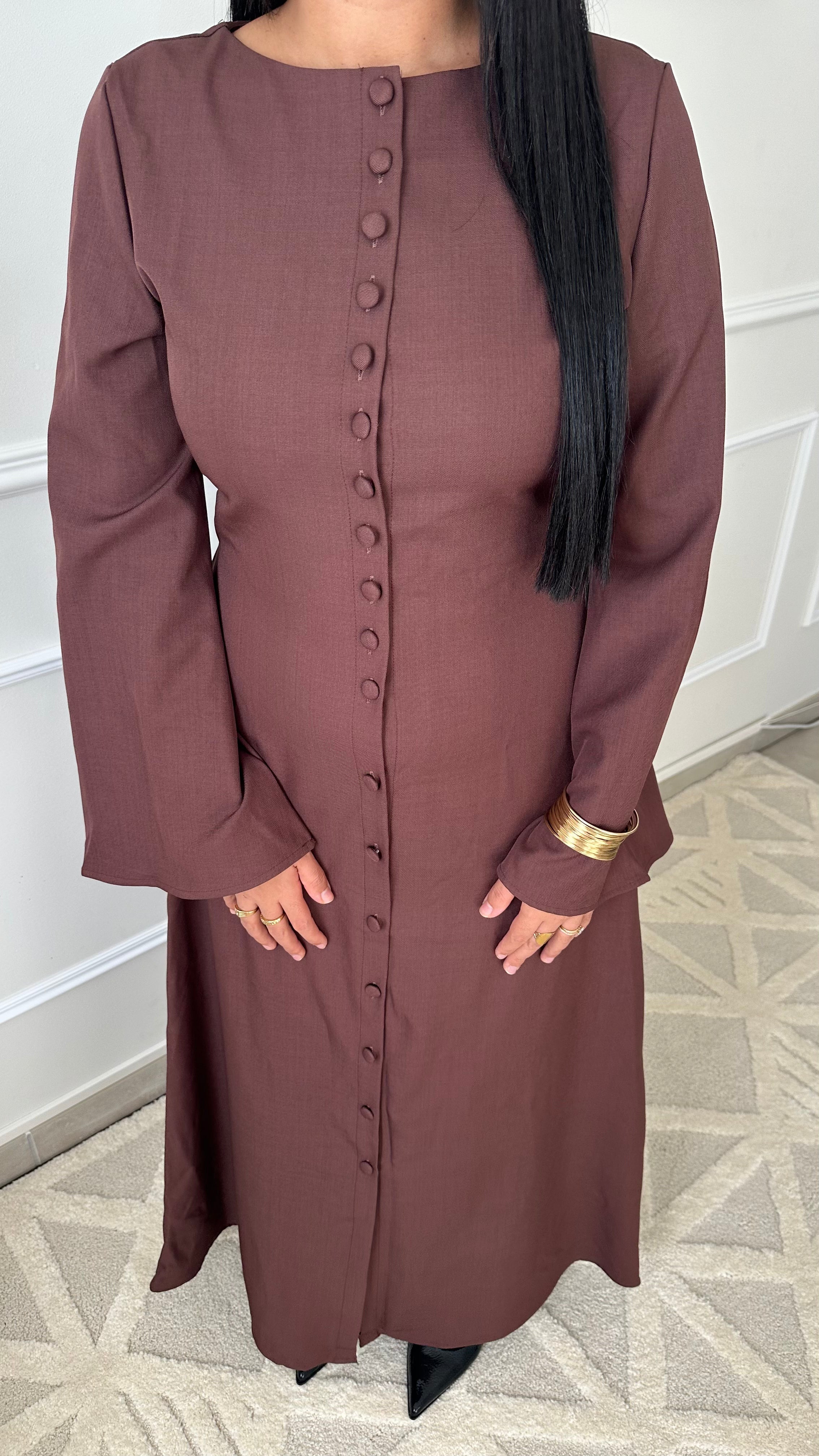 Robe longue à boutons acajou