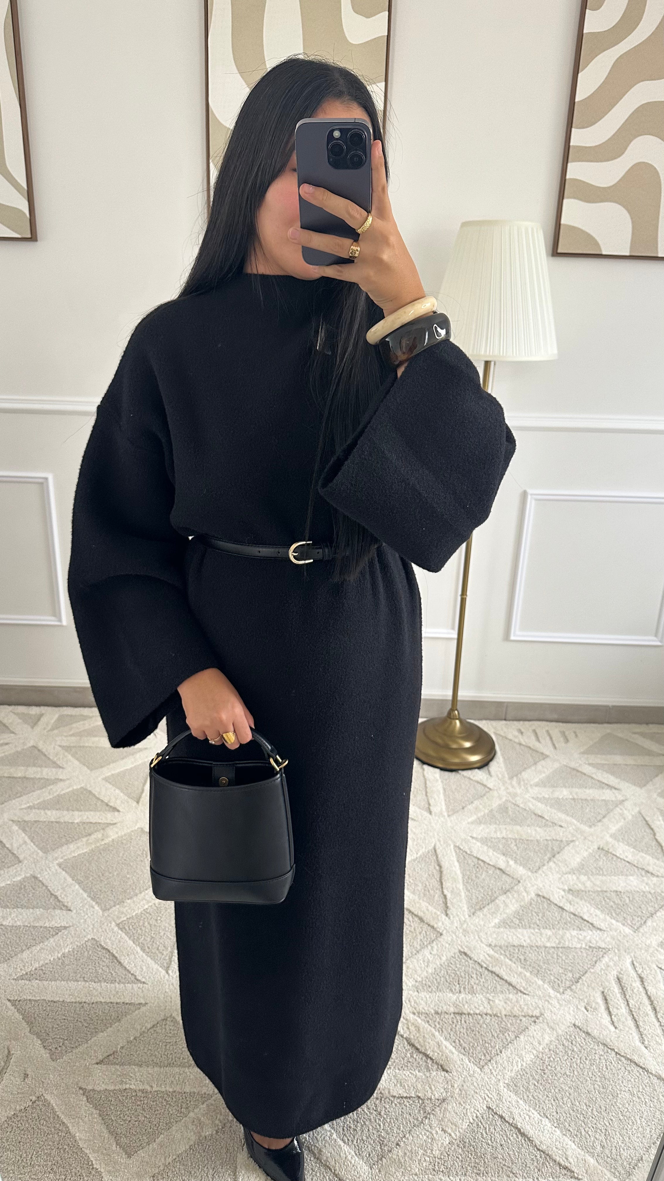 Robe pull noire épaisse et douce