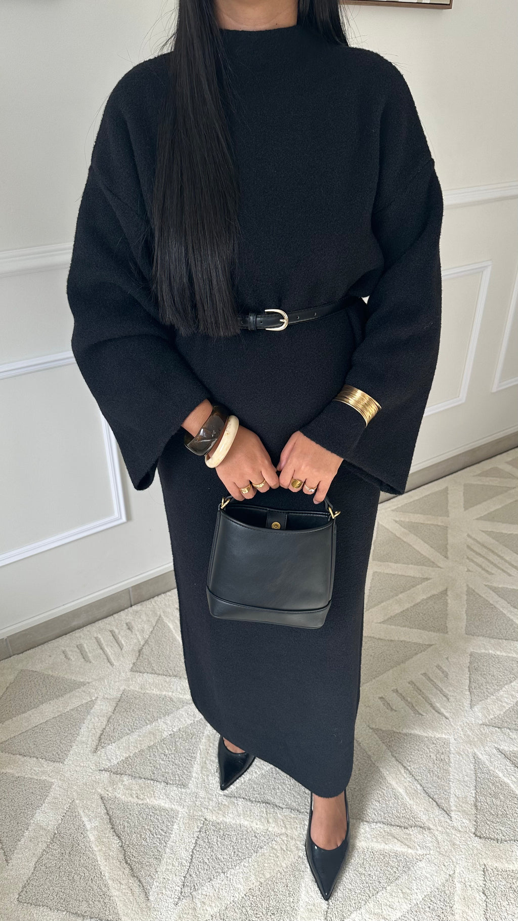 Robe pull noire épaisse et douce