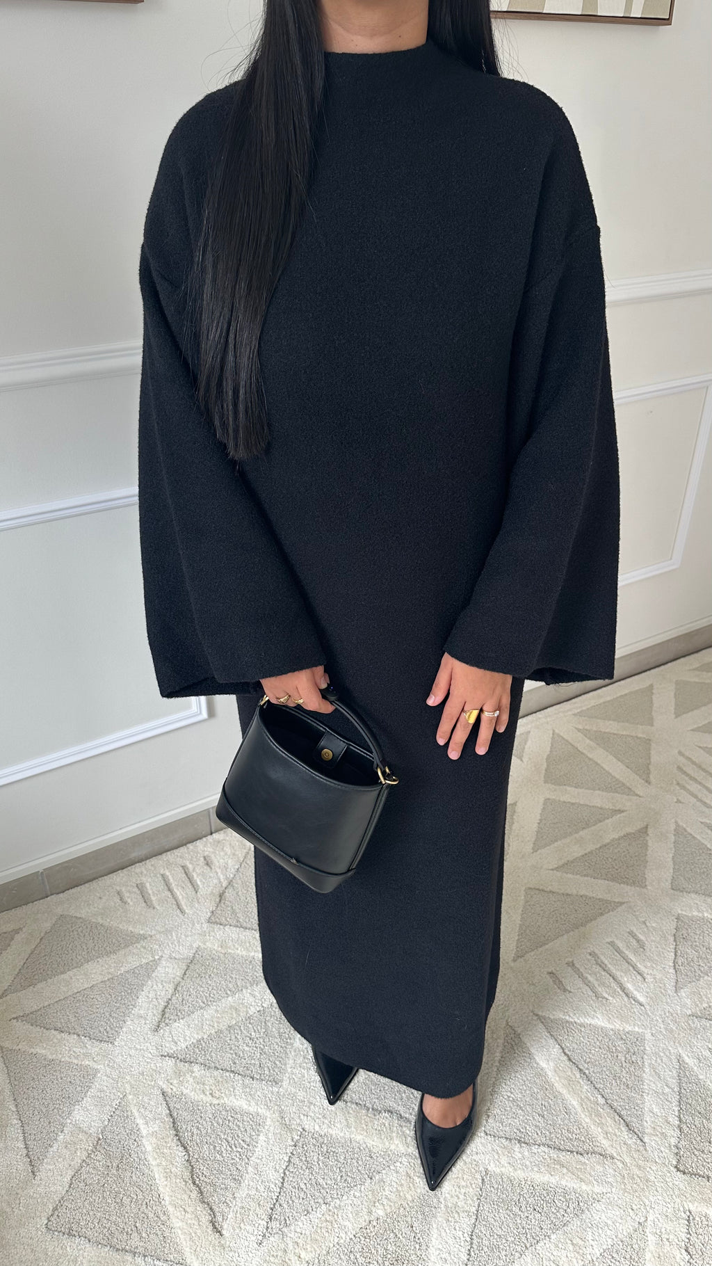 Robe pull noire épaisse et douce